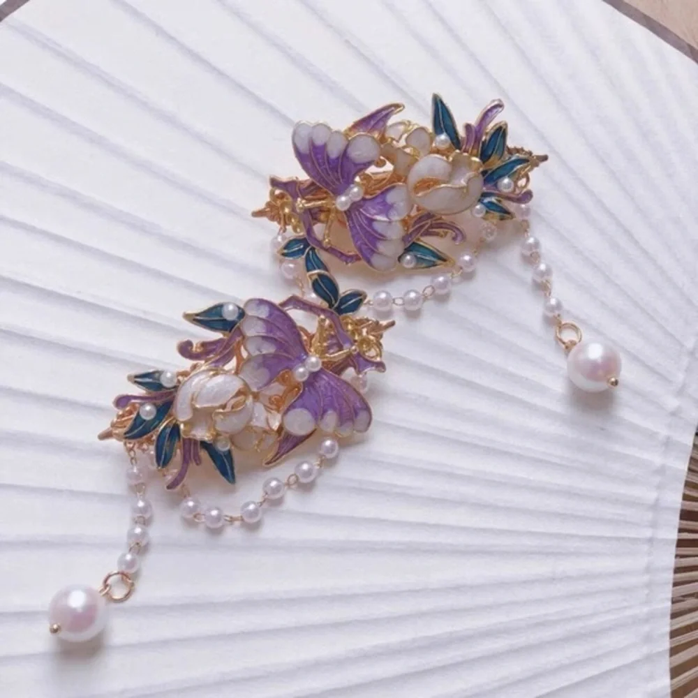Pair of Enamel Butterfly & Pearl Hair Clips – Elegant Vintage-Inspired Barrettes